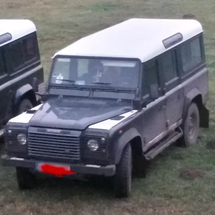 Land Rover Defender 110