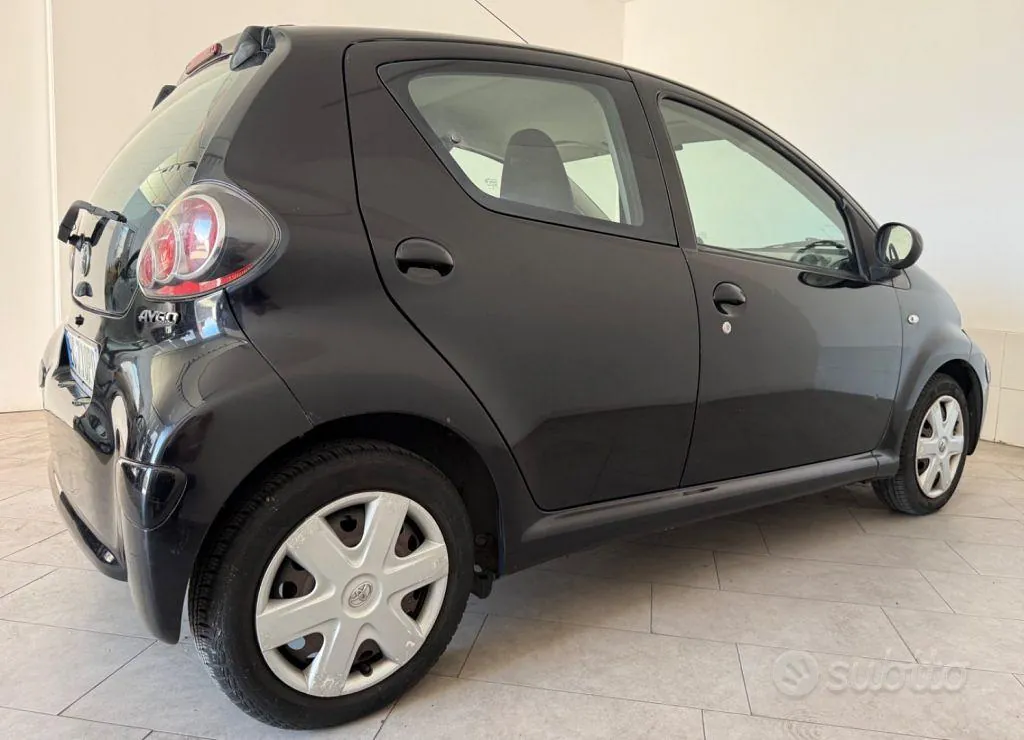 Toyota Aygo 2011 photo 5
