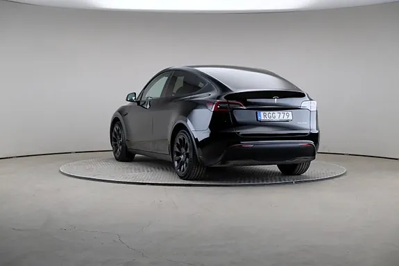 Tesla Model Y 2023 photo 2