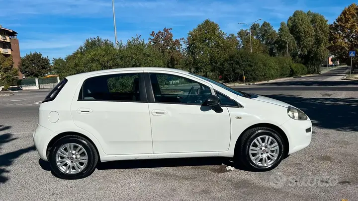 Fiat Punto 2012 photo 5