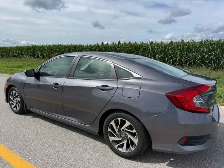 Honda Civic 2017 photo 3