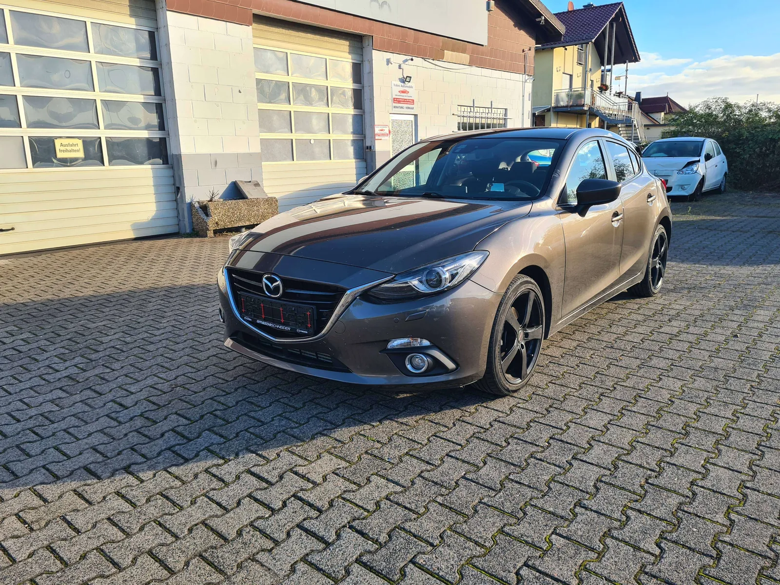 Mazda 3 2015 photo 2