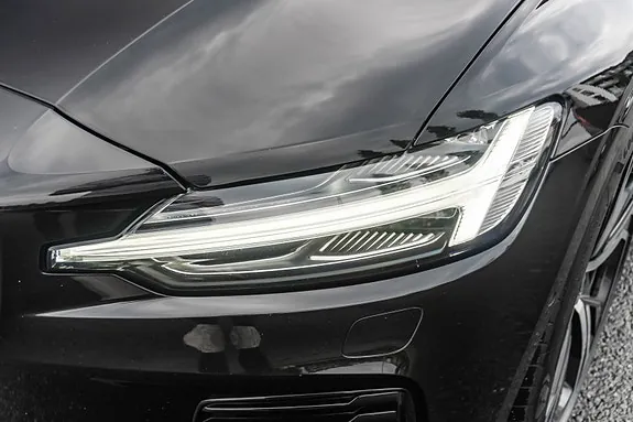 Volvo V60 2023 photo 3