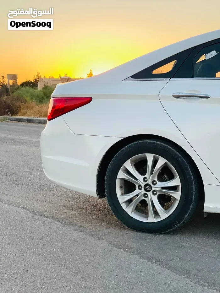 Hyundai Sonata 2012 photo 2