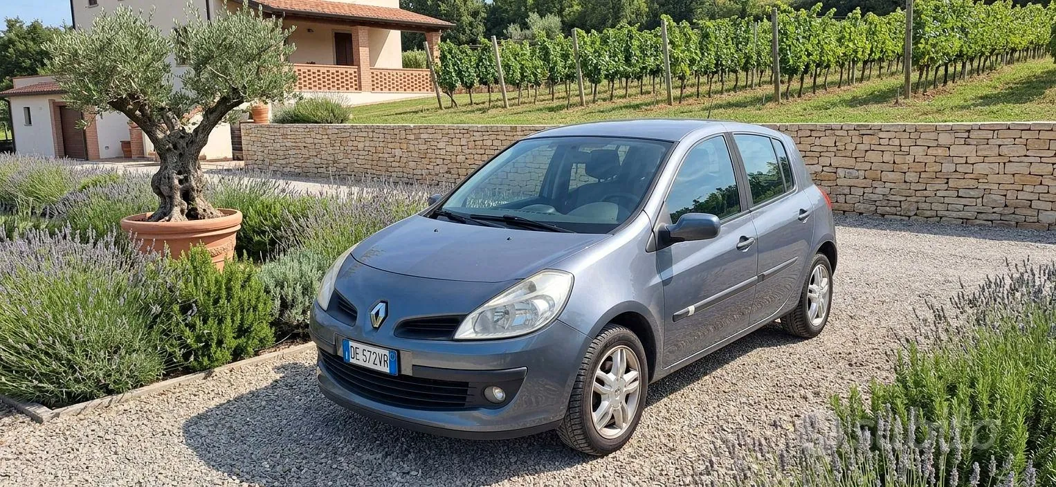 Renault Clio 2007 photo 3