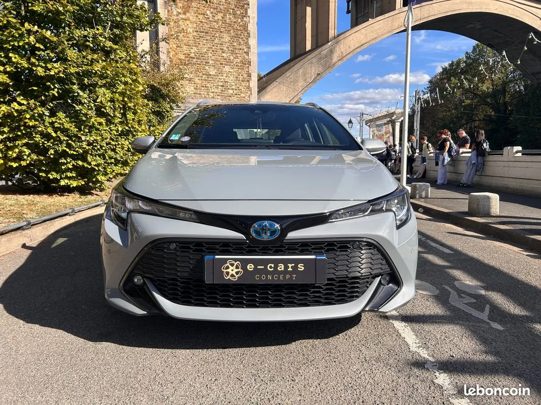Toyota Corolla 2023 photo 2