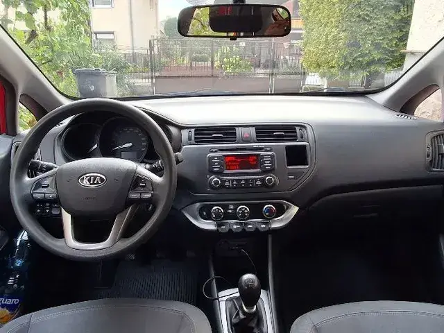 Kia Rio 2012 photo 4
