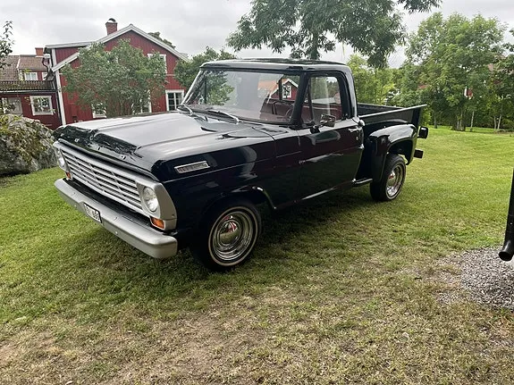 Ford F-100