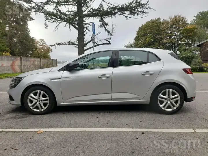 Renault Megane 2018 photo 2