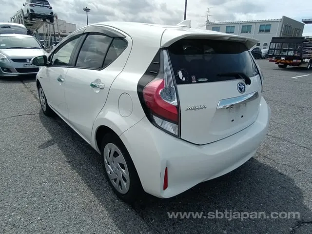 Toyota Aqua S Style 2018 photo 3