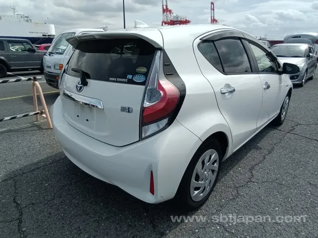 Toyota Aqua S Style 2018 photo 4