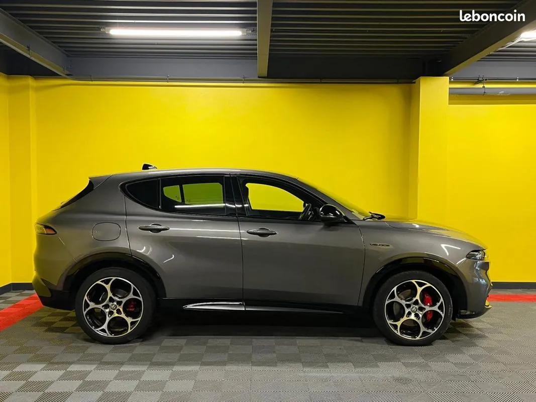 Alfa Romeo Tonale 2024 photo 2