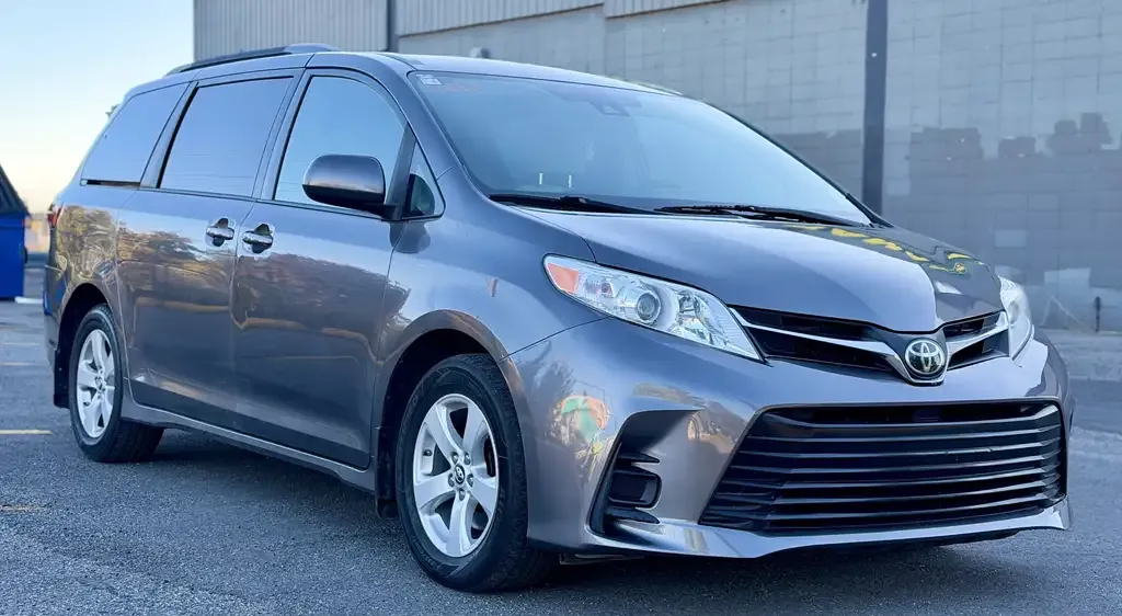Toyota Sienna 2018 photo 3