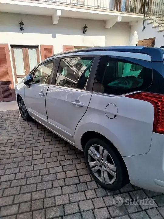 Peugeot 5008 2013 photo 4