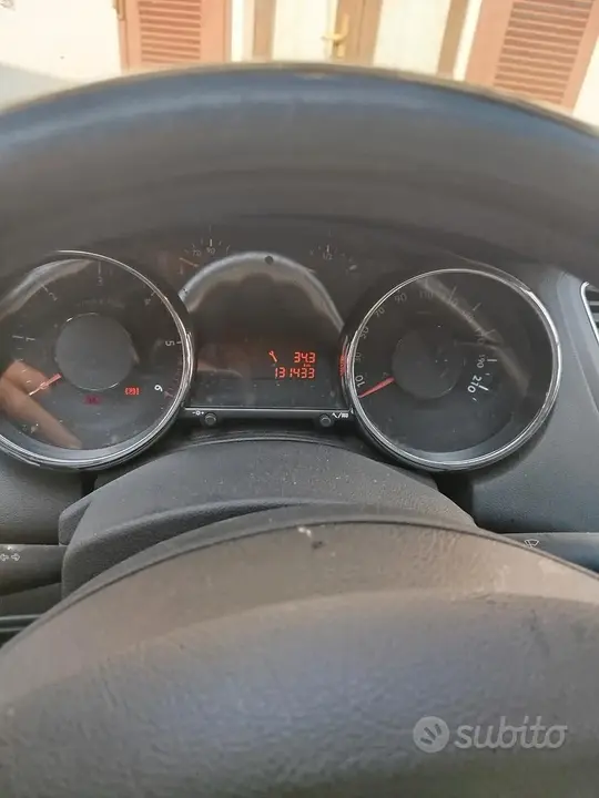 Peugeot 5008 2013 photo 2