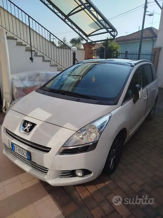 Peugeot 5008 2013 photo 3