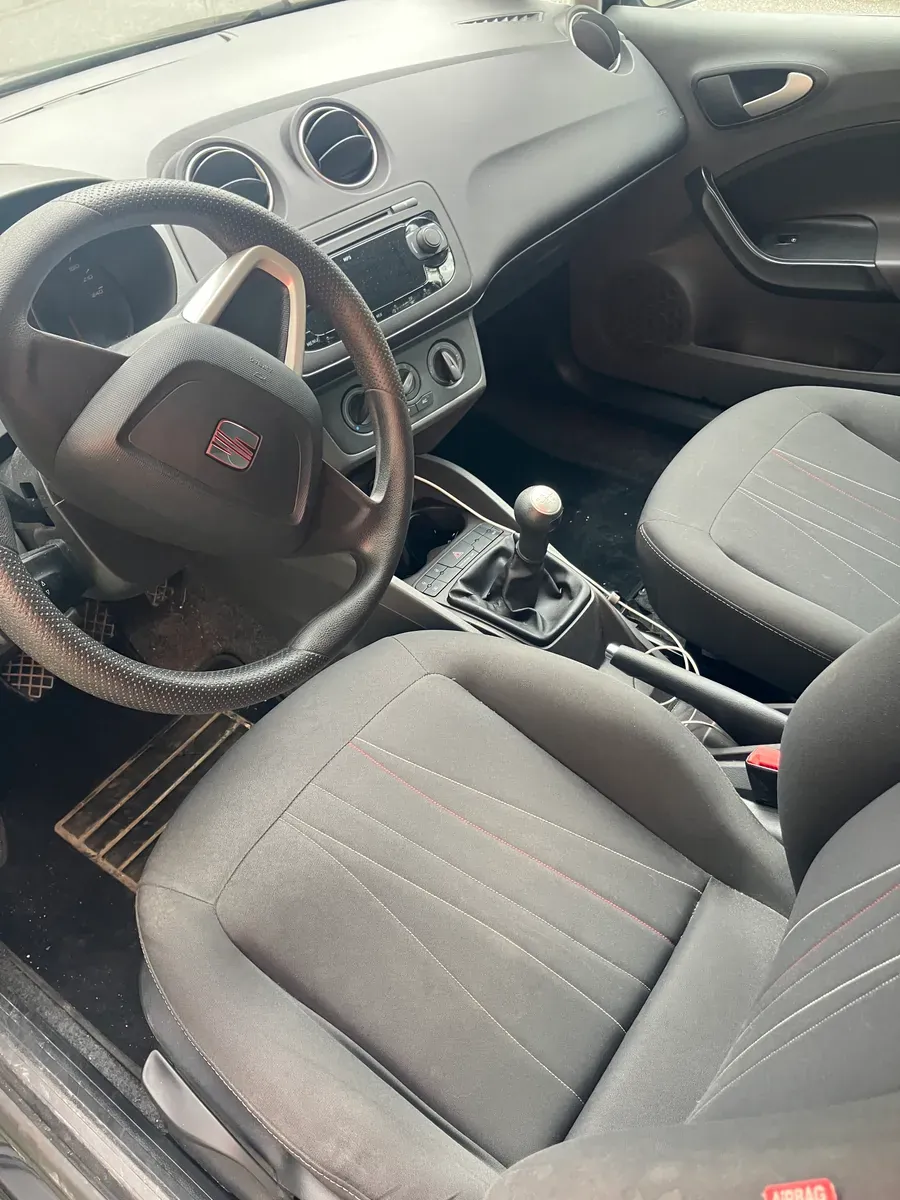 Seat Ibiza 2012 photo 3