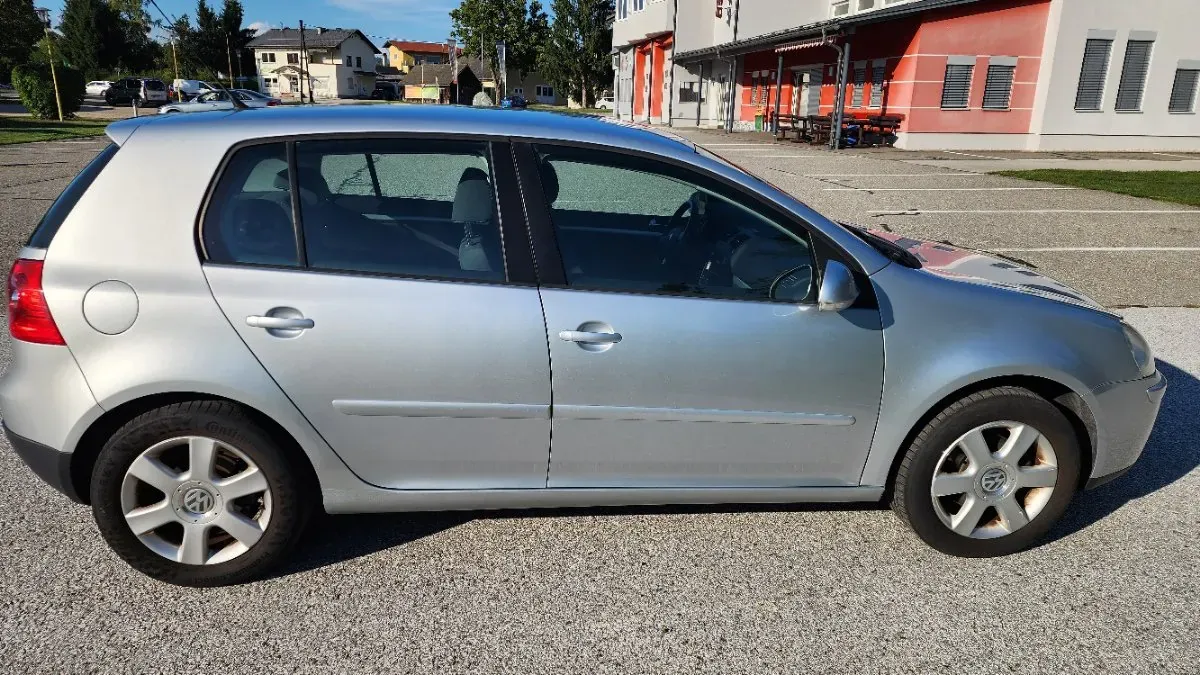 Volkswagen Golf 2008 photo 3