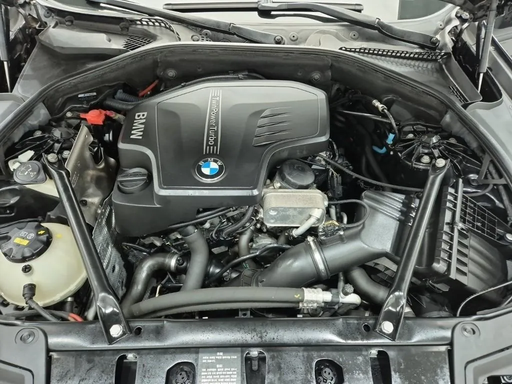 BMW 5 Series 2015 photo 5