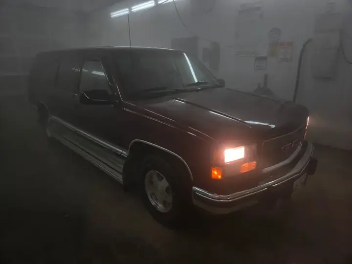 GMC Suburban 1994 photo 5