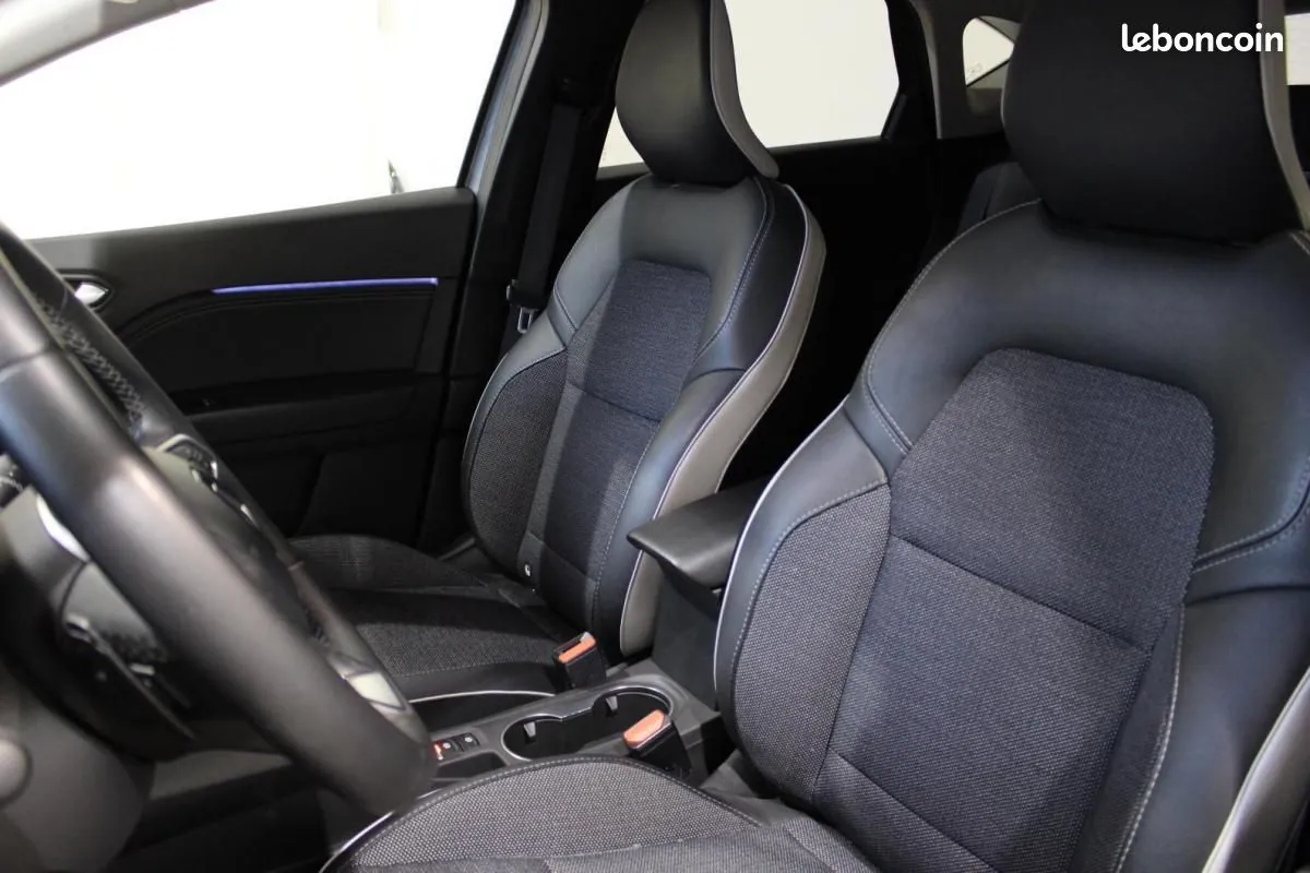 Renault Captur 2024 photo 3