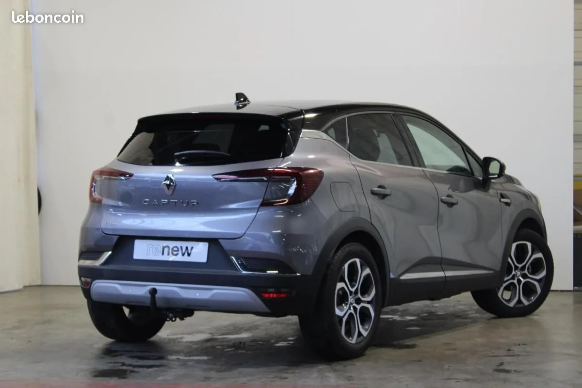 Renault Captur 2024 photo 2