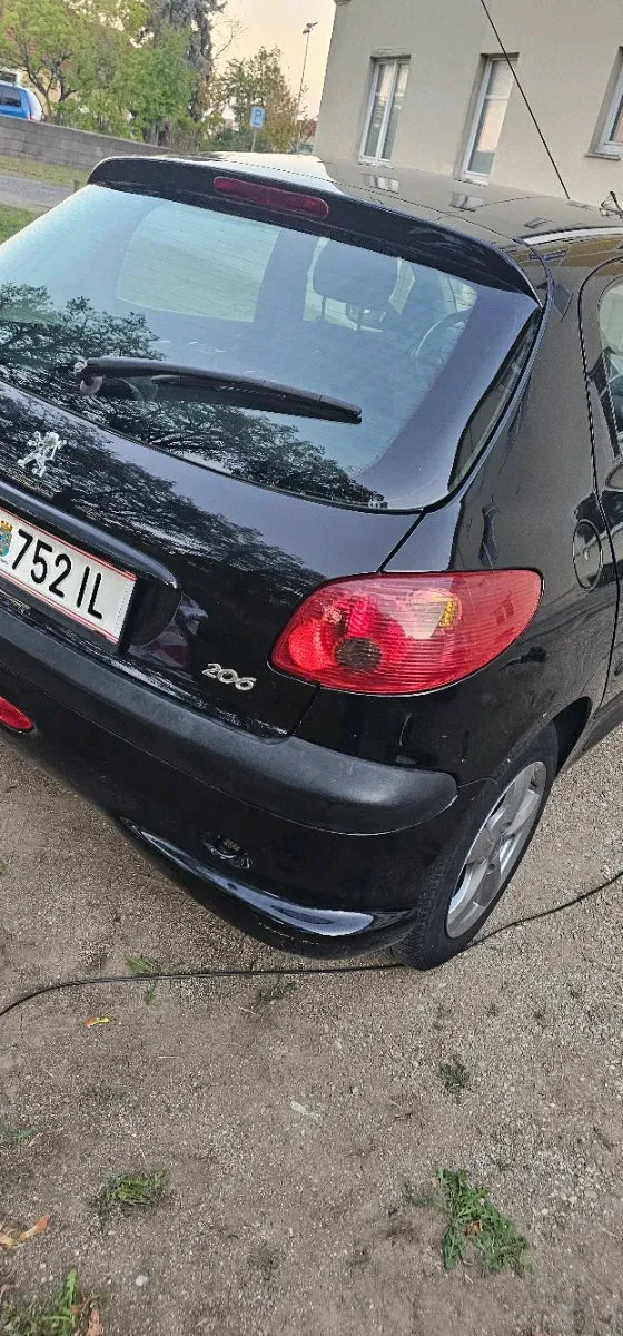 Peugeot 206 2008 photo 3