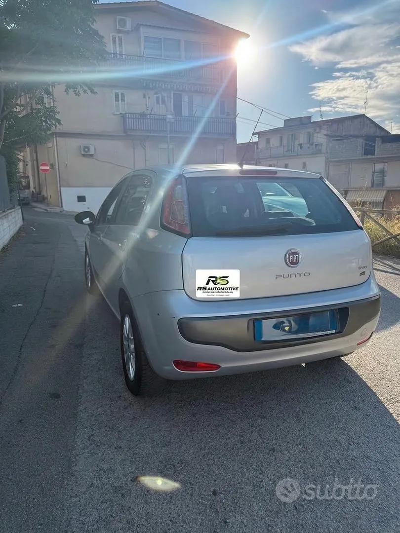 Fiat Punto Evo 2011 photo 2