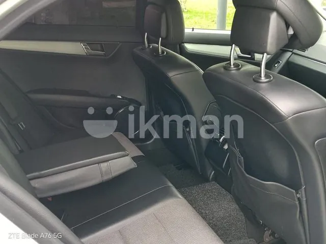 Mercedes-Benz C180 2010 photo 4