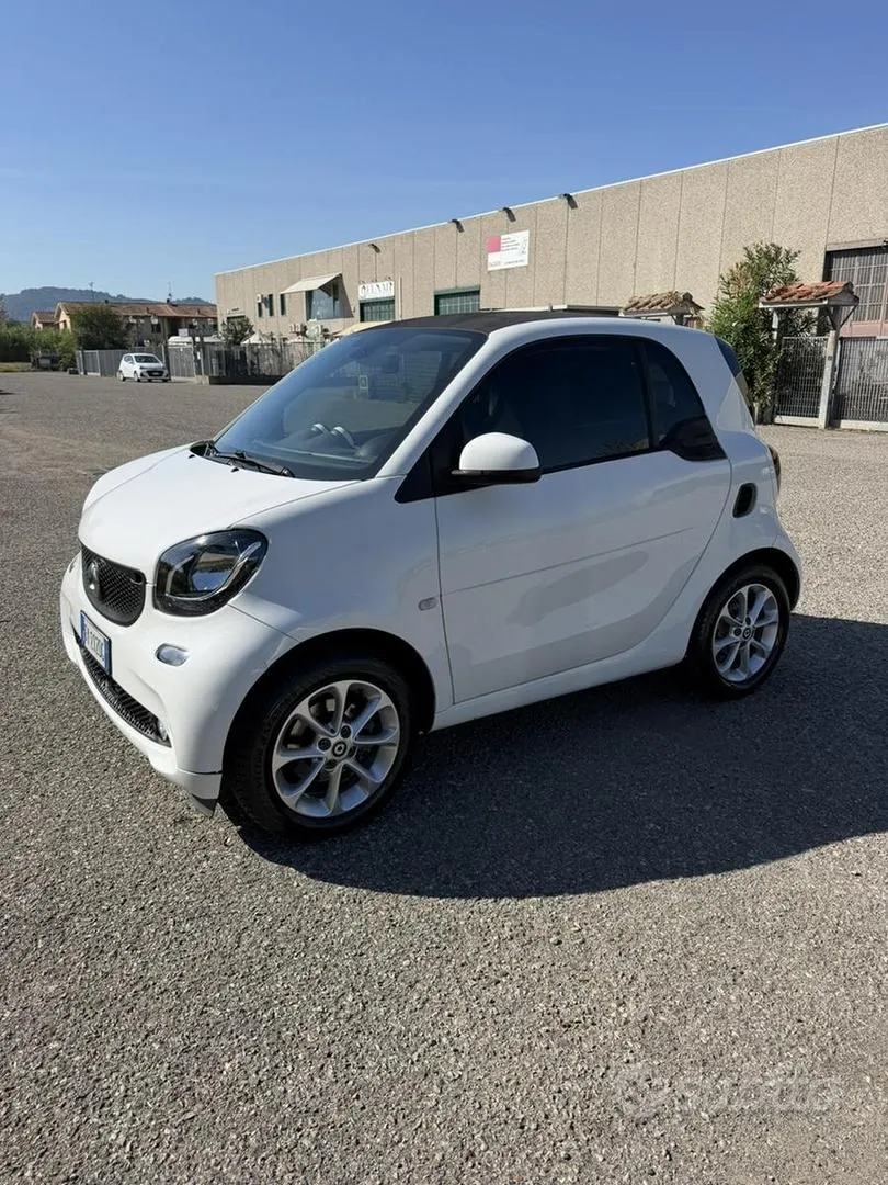Smart Fortwo 2019 photo 2