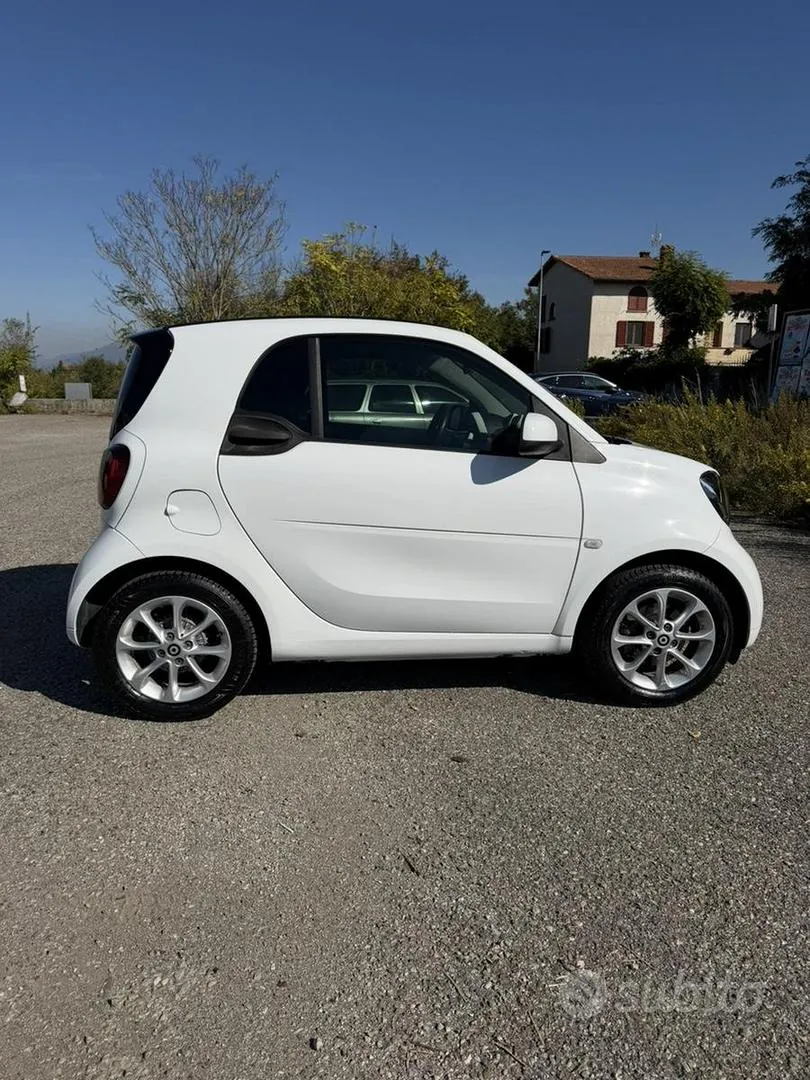 Smart Fortwo 2019 photo 5