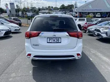 Mitsubishi Outlander 2018 photo 4