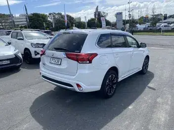 Mitsubishi Outlander 2018 photo 3