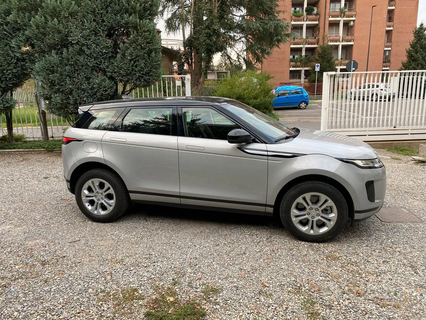 Land Rover Range Rover Evoque 2020 photo 2