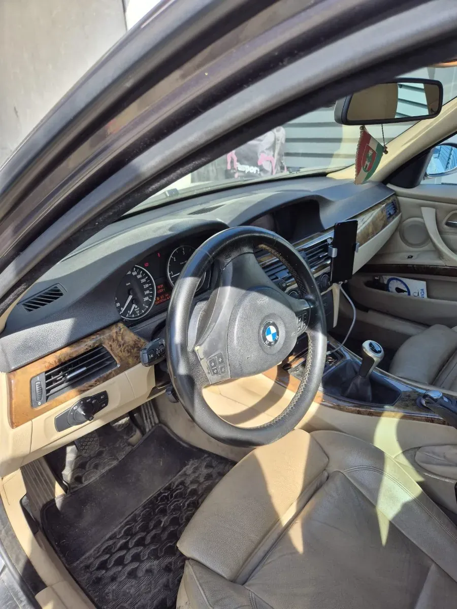 BMW 3 Series 2005 photo 3
