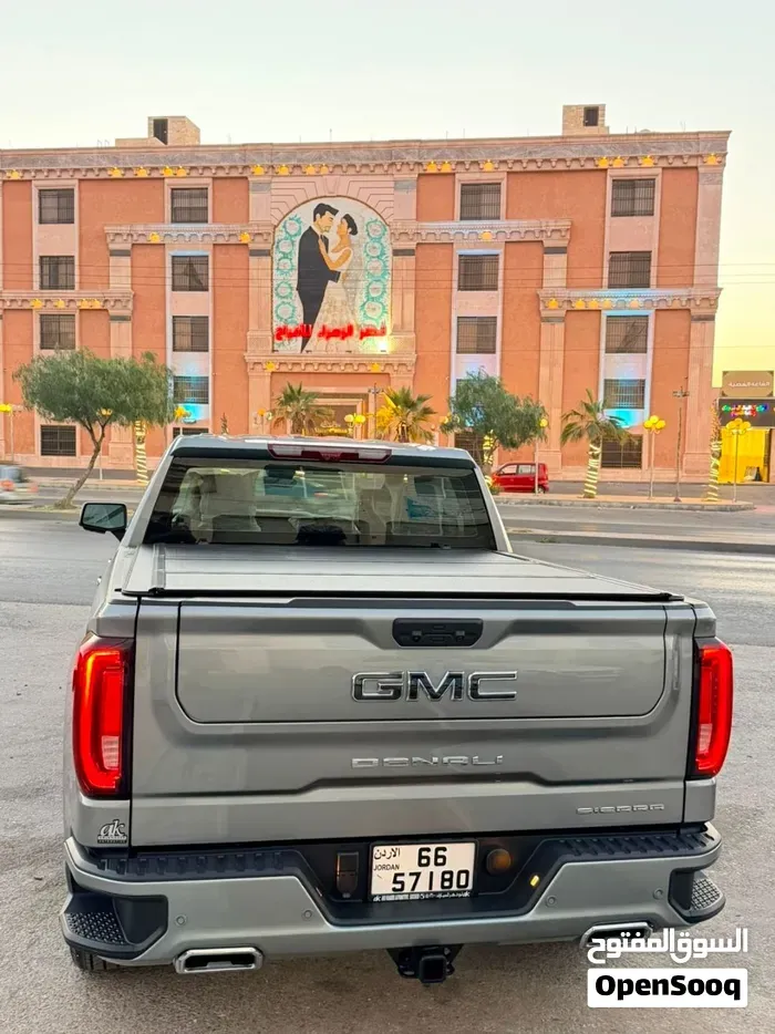 GMC Sierra 2026 photo 2