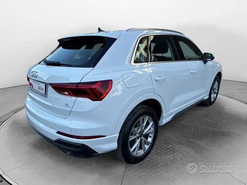 Audi Q3 2021 photo 2