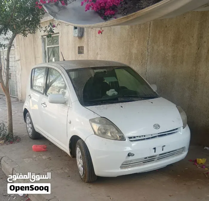 Daihatsu Sirion 2004 photo 4