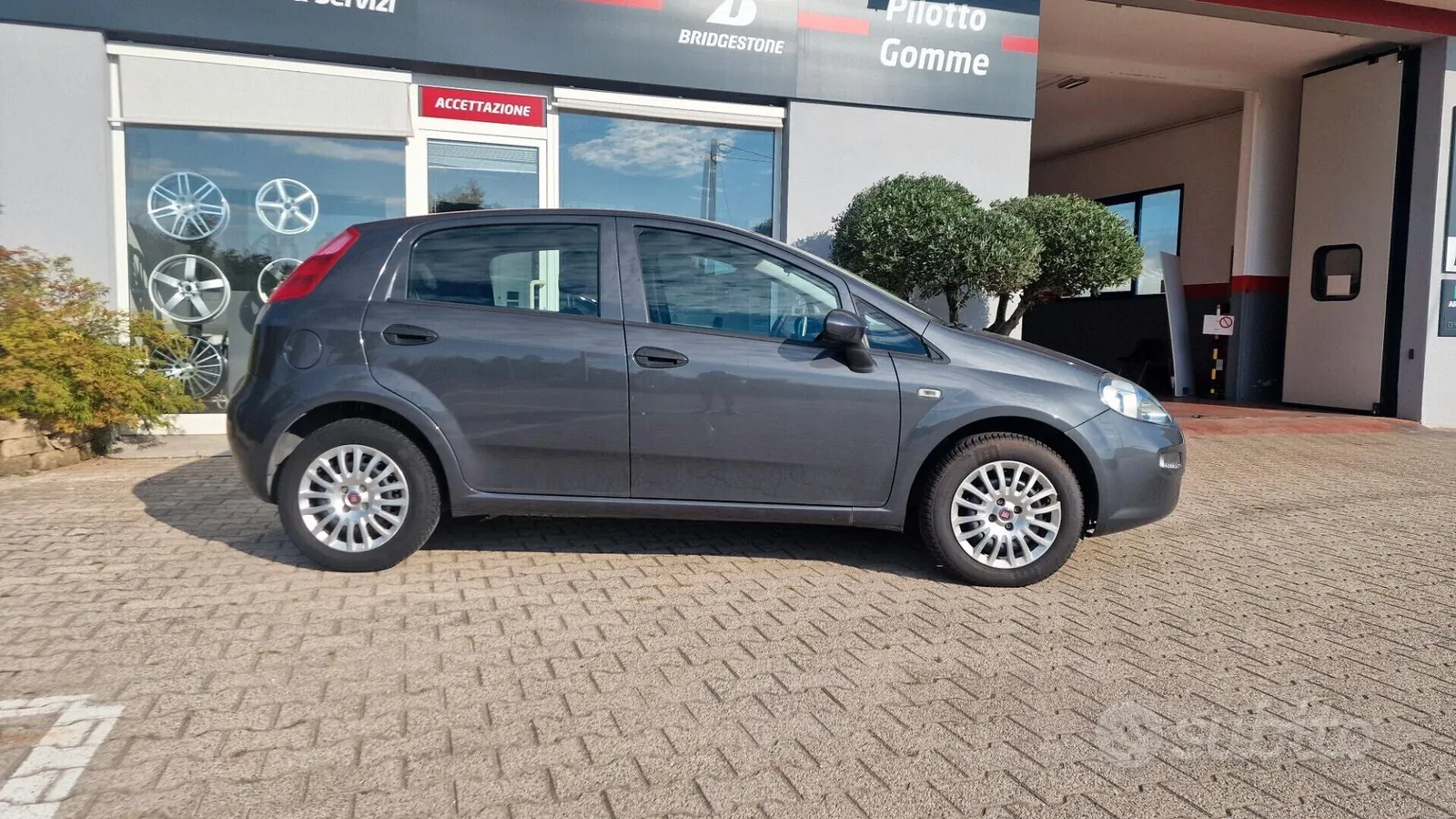 Fiat Punto 2015 photo 2