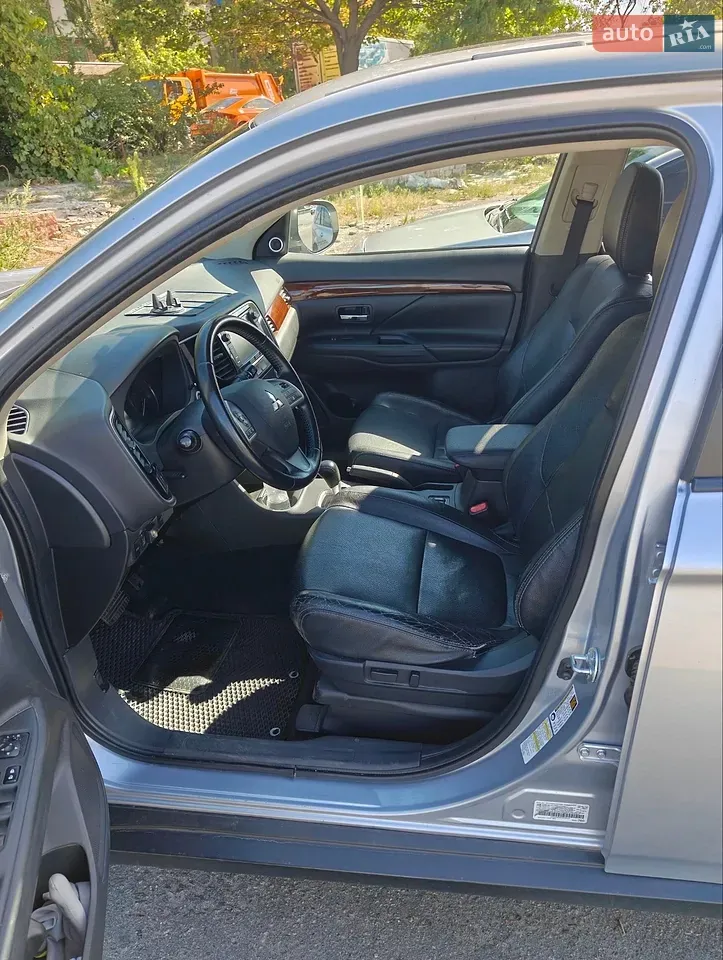 Mitsubishi Outlander 2013 photo 5