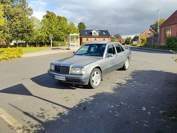 Mercedes-Benz 190 1991 photo 2