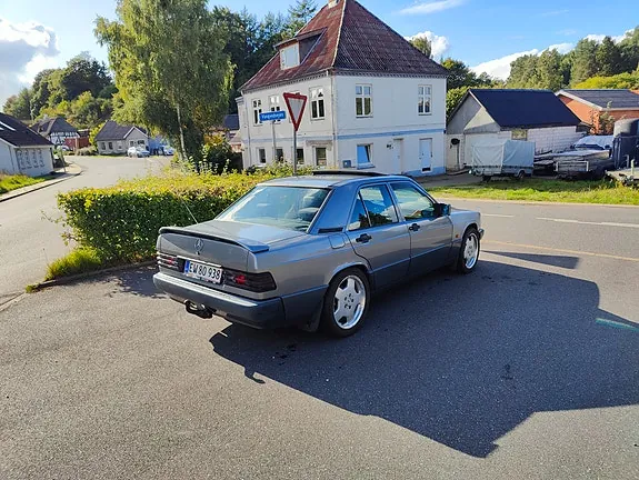Mercedes-Benz 190 1991 photo 3