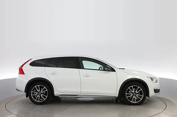 Volvo V60 Cross Country 2018 photo 5