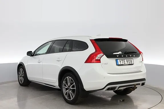 Volvo V60 Cross Country 2018 photo 3