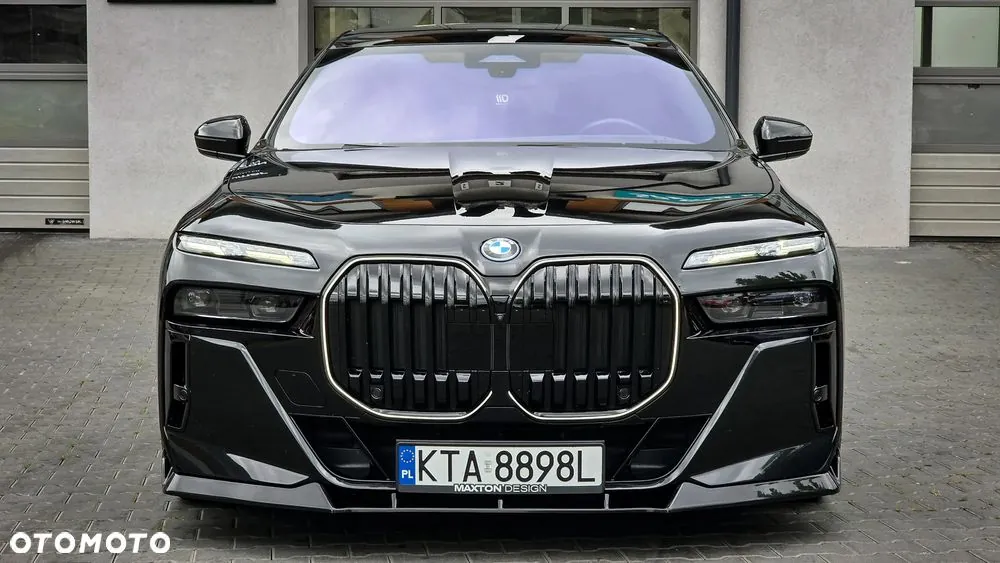 BMW Seria 7 2023 photo 2
