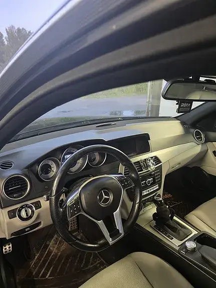 Mercedes-Benz C 220 2013 photo 4
