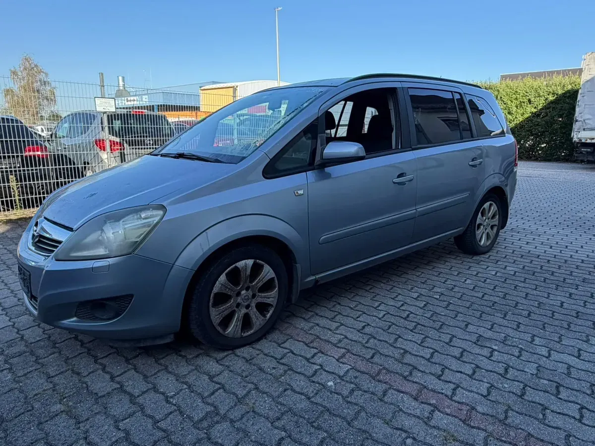 Opel Zafira 2009 photo 3
