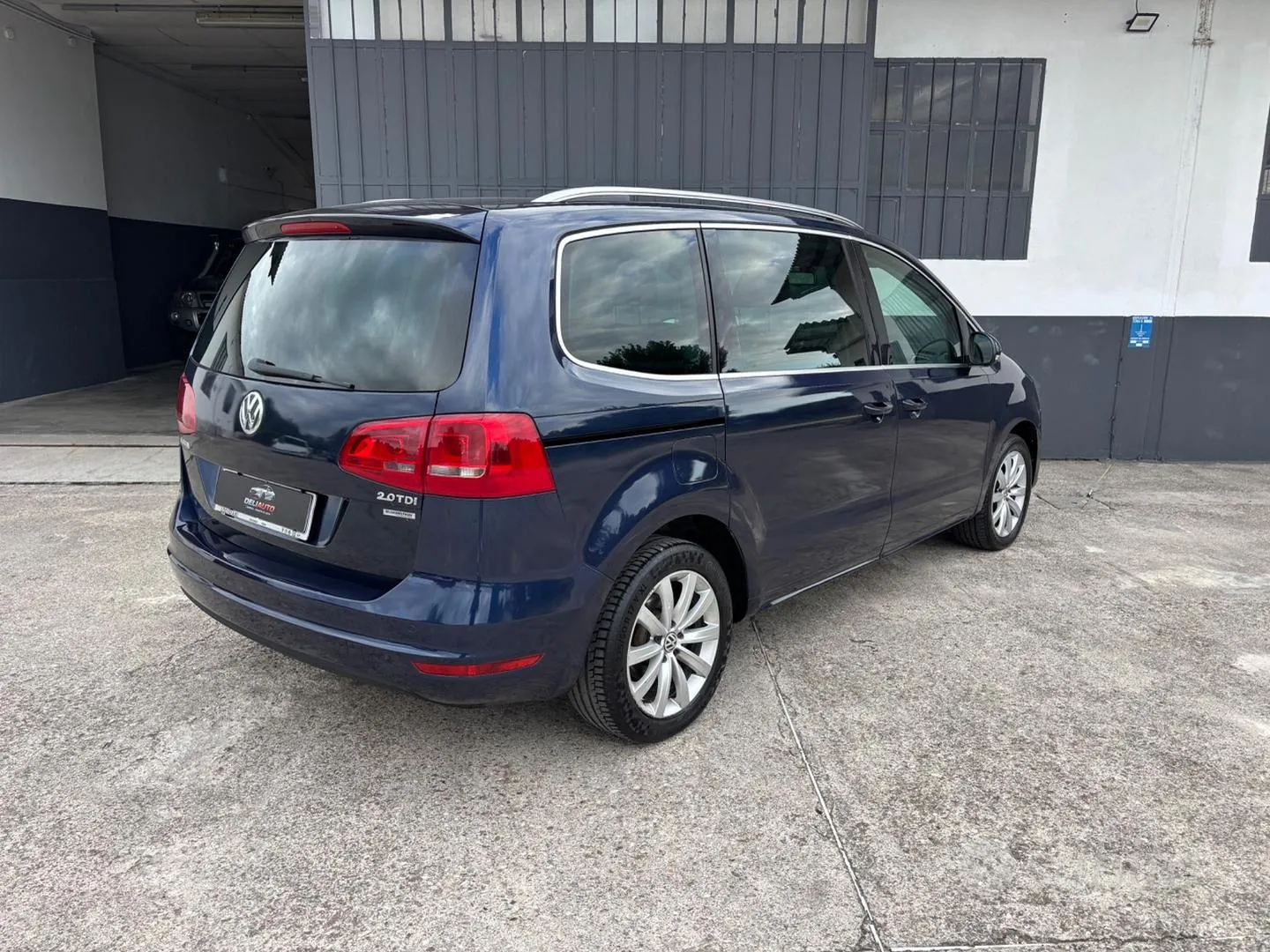 Volkswagen Sharan 2011 photo 4