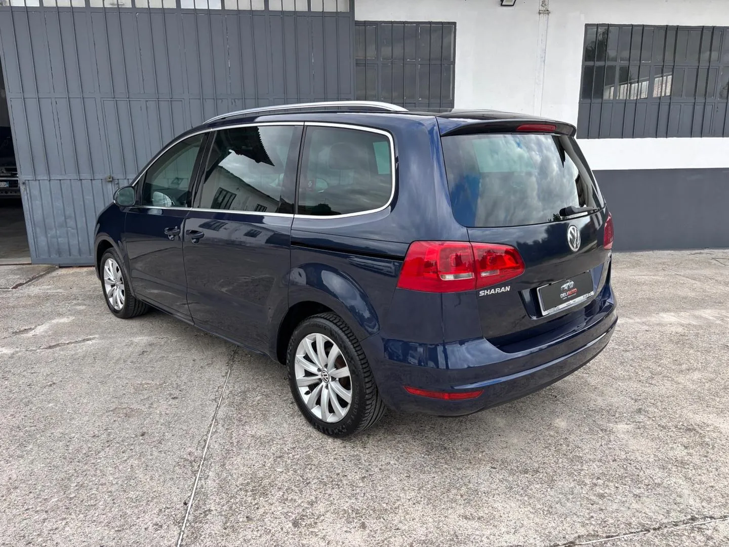 Volkswagen Sharan 2011 photo 5