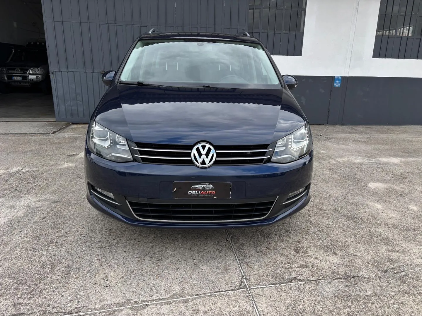 Volkswagen Sharan 2011 photo 3